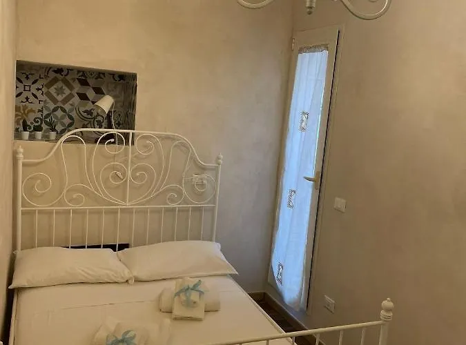 Apartament 1 *