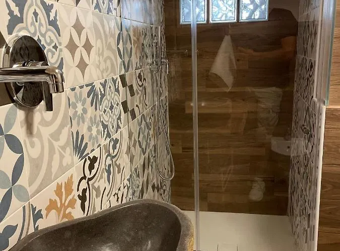 Apartament 1 *